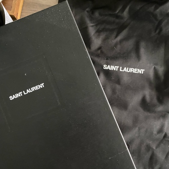 YSL Toy LouLou in Crema Soft - Picture 8 of 8